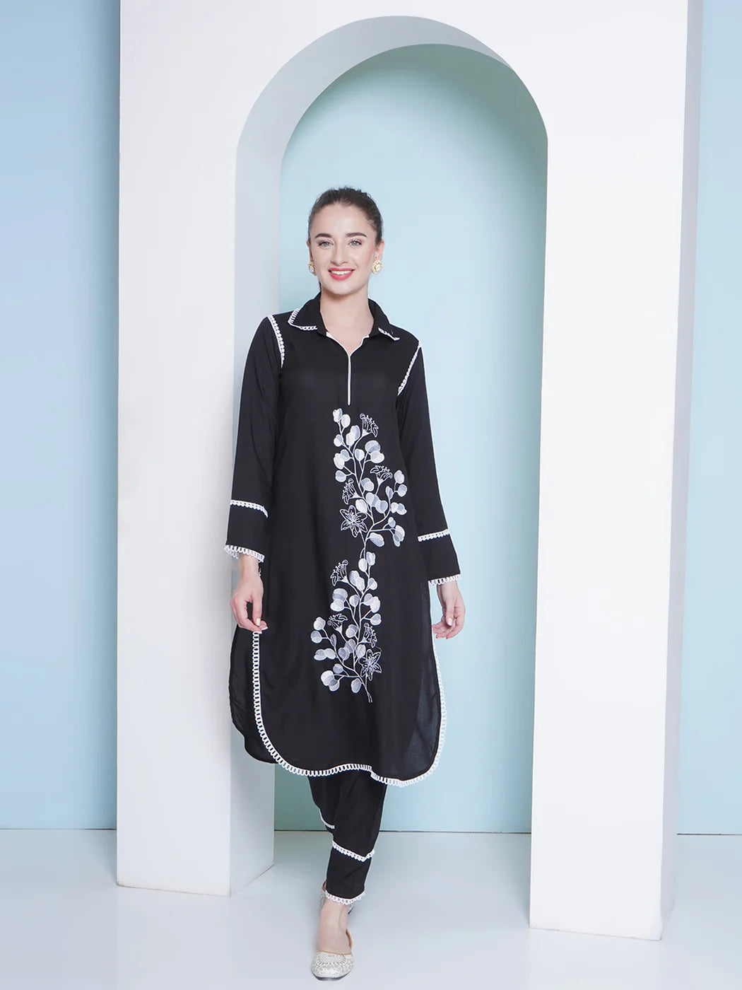 Designer Black Kurta Set with Lacework & Embroidery