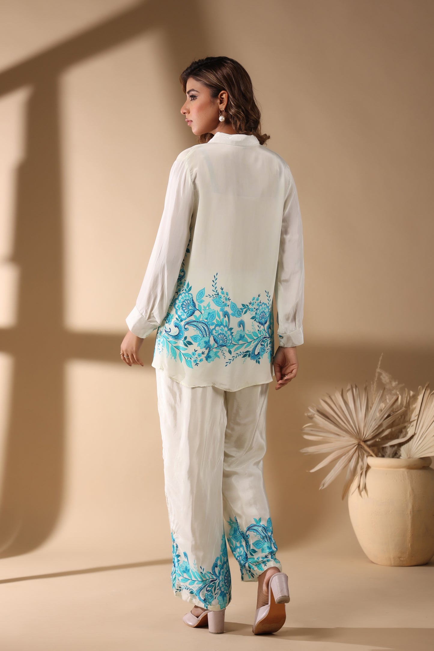 Natural Pure Crepe Placement Print White Coord Set