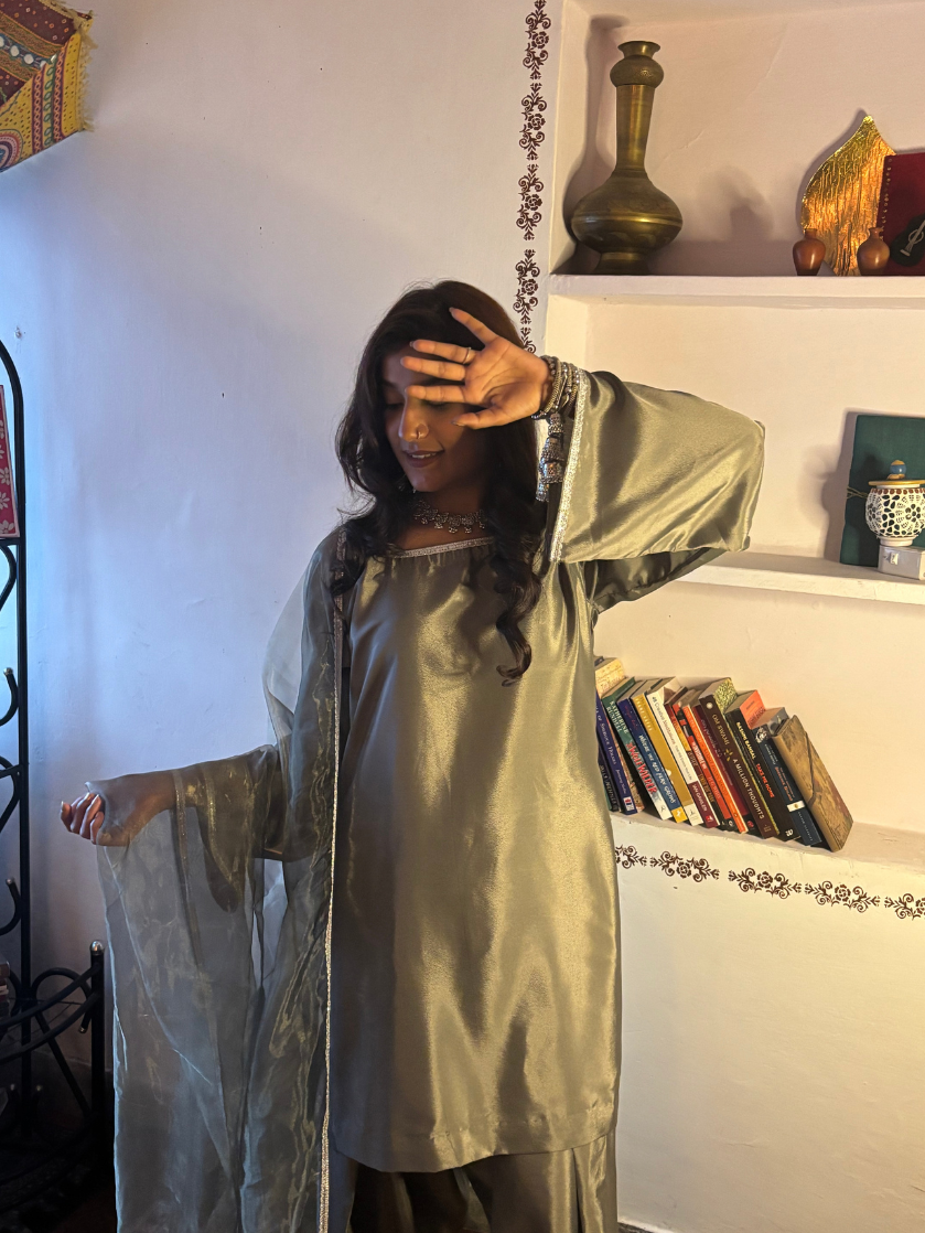 Marble Grey Crepe Silk Three Piece Farshi Salwar Suit