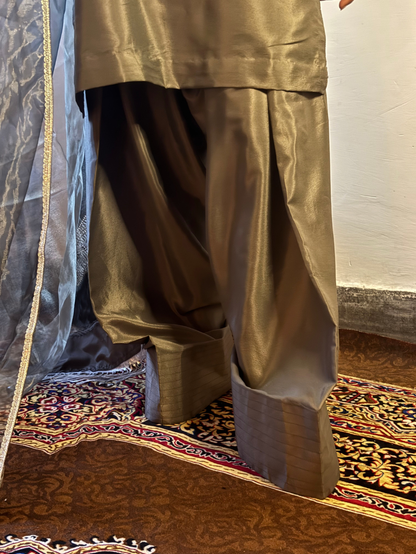 Marble Grey Crepe Silk Three Piece Farshi Salwar Suit