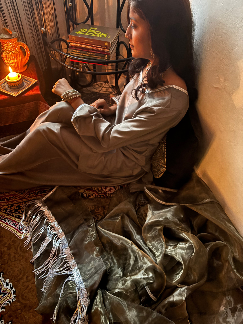 Marble Grey Crepe Silk Three Piece Farshi Salwar Suit